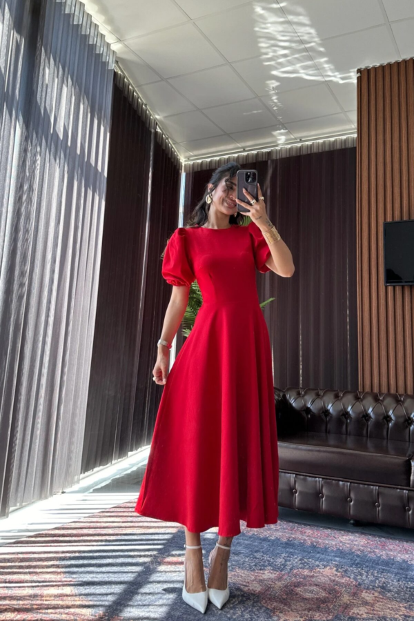 Robe à manches bouffante